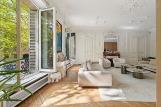 luxury apartment 6 Rooms for sale on PARIS (75008)