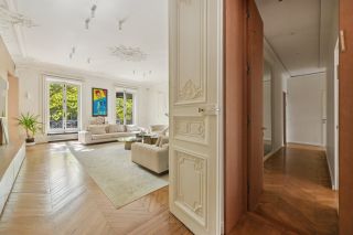 luxury apartment 6 Rooms for sale on PARIS (75008)