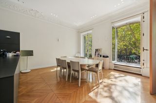 luxury apartment 6 Rooms for sale on PARIS (75008)