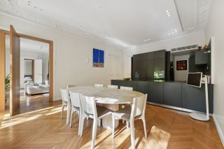 luxury apartment 6 Rooms for sale on PARIS (75008)
