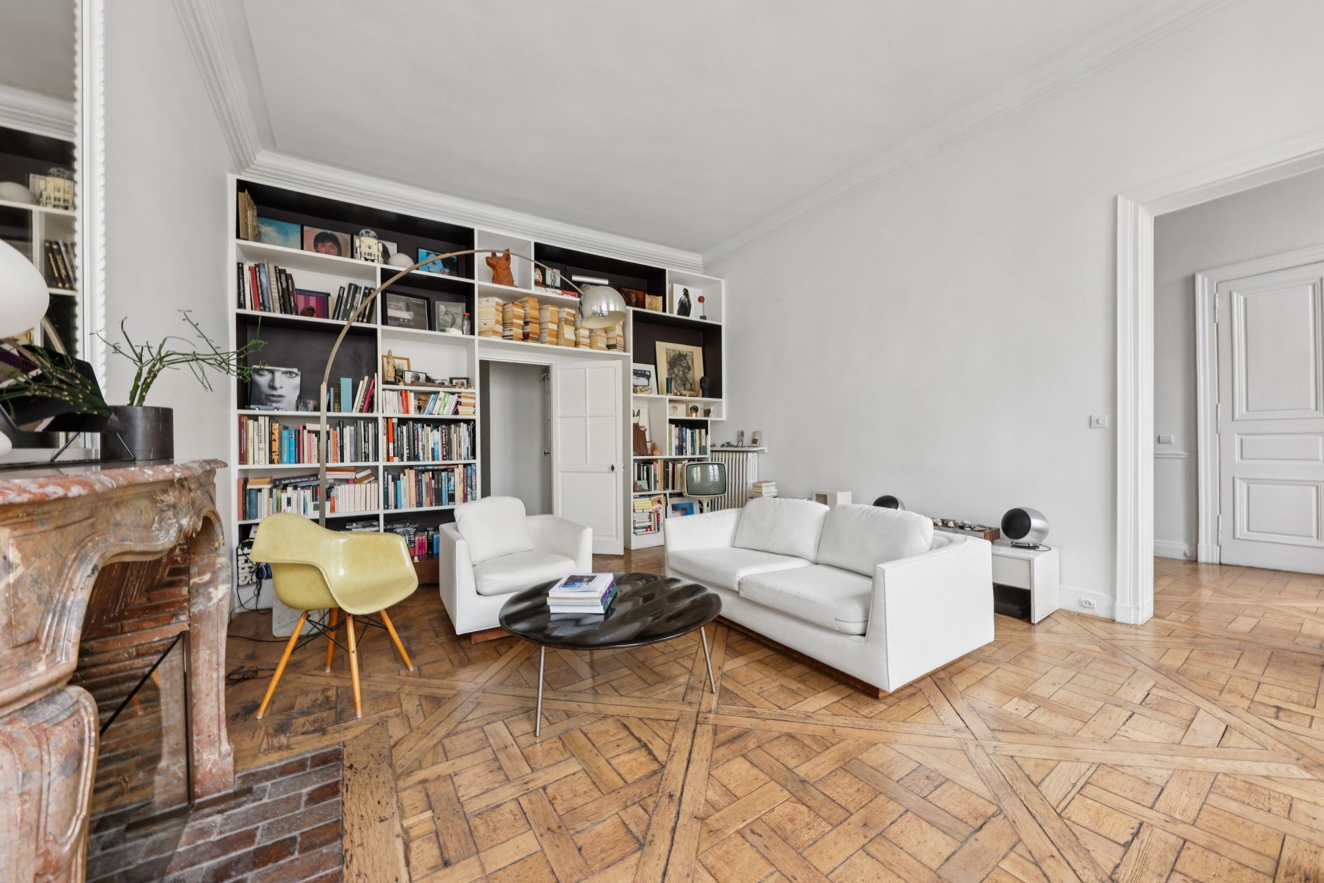 luxury apartment 4 Rooms for sale on PARIS (75003)