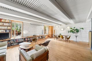 luxury apartment 6 Rooms for sale on PARIS (75018)