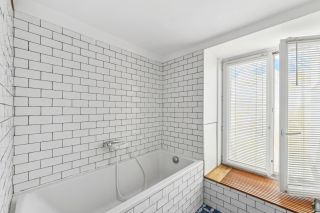 luxury apartment 6 Rooms for sale on PARIS (75018)