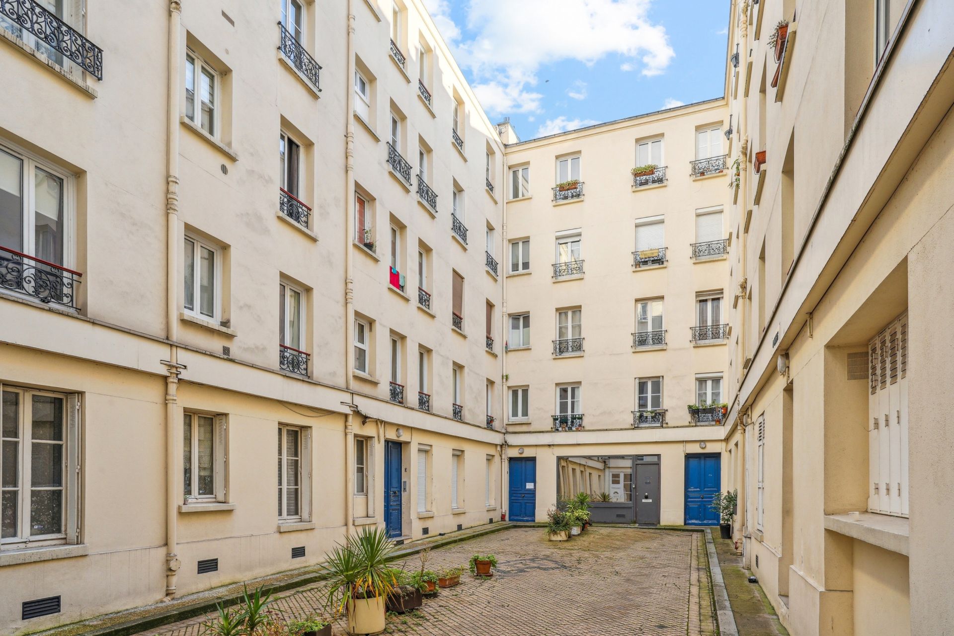 luxury apartment 3 Rooms for sale on PARIS (75011)