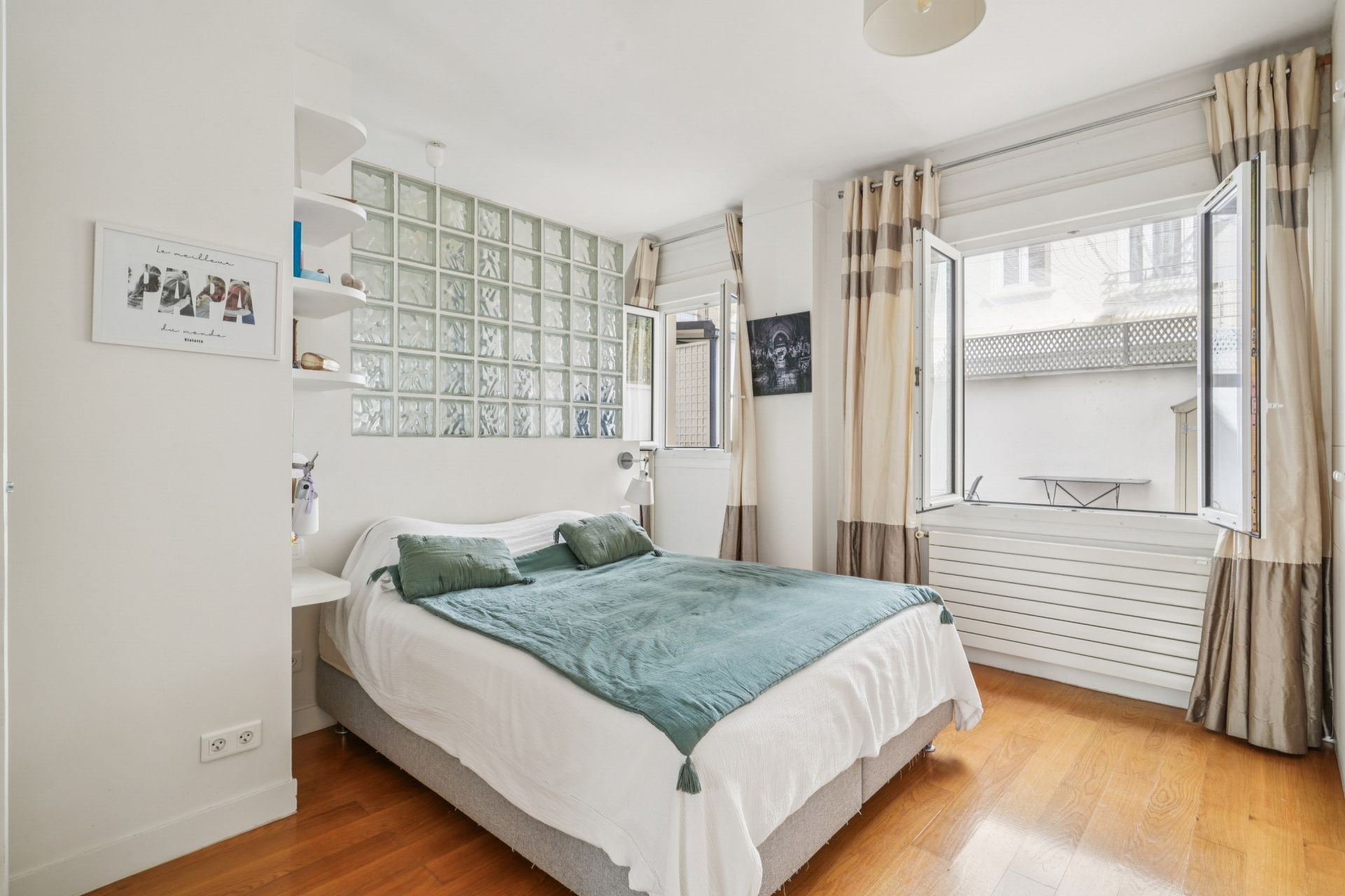 luxury apartment 6 Rooms for sale on NEUILLY SUR SEINE (92200)