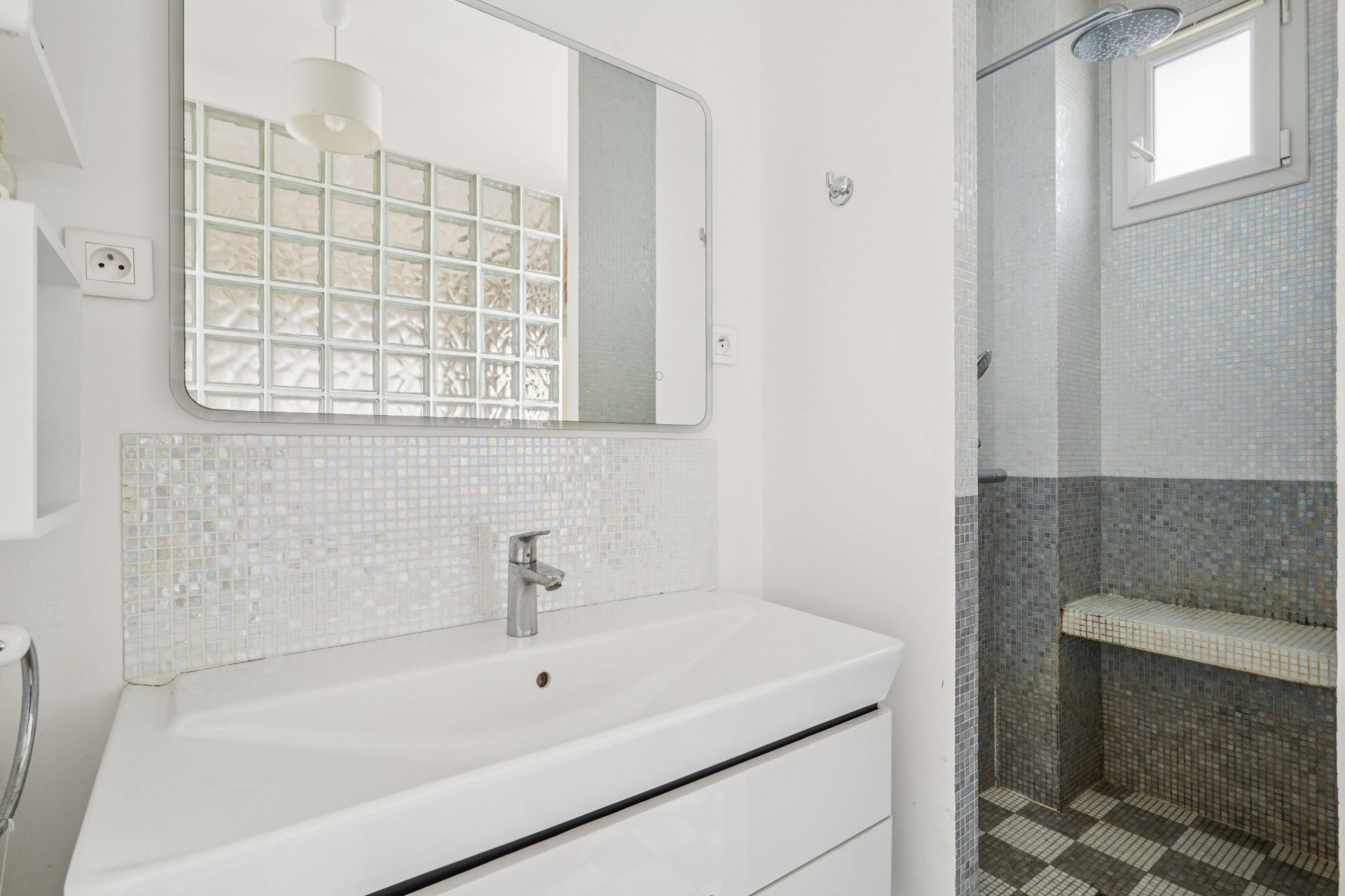 luxury apartment 6 Rooms for sale on NEUILLY SUR SEINE (92200)