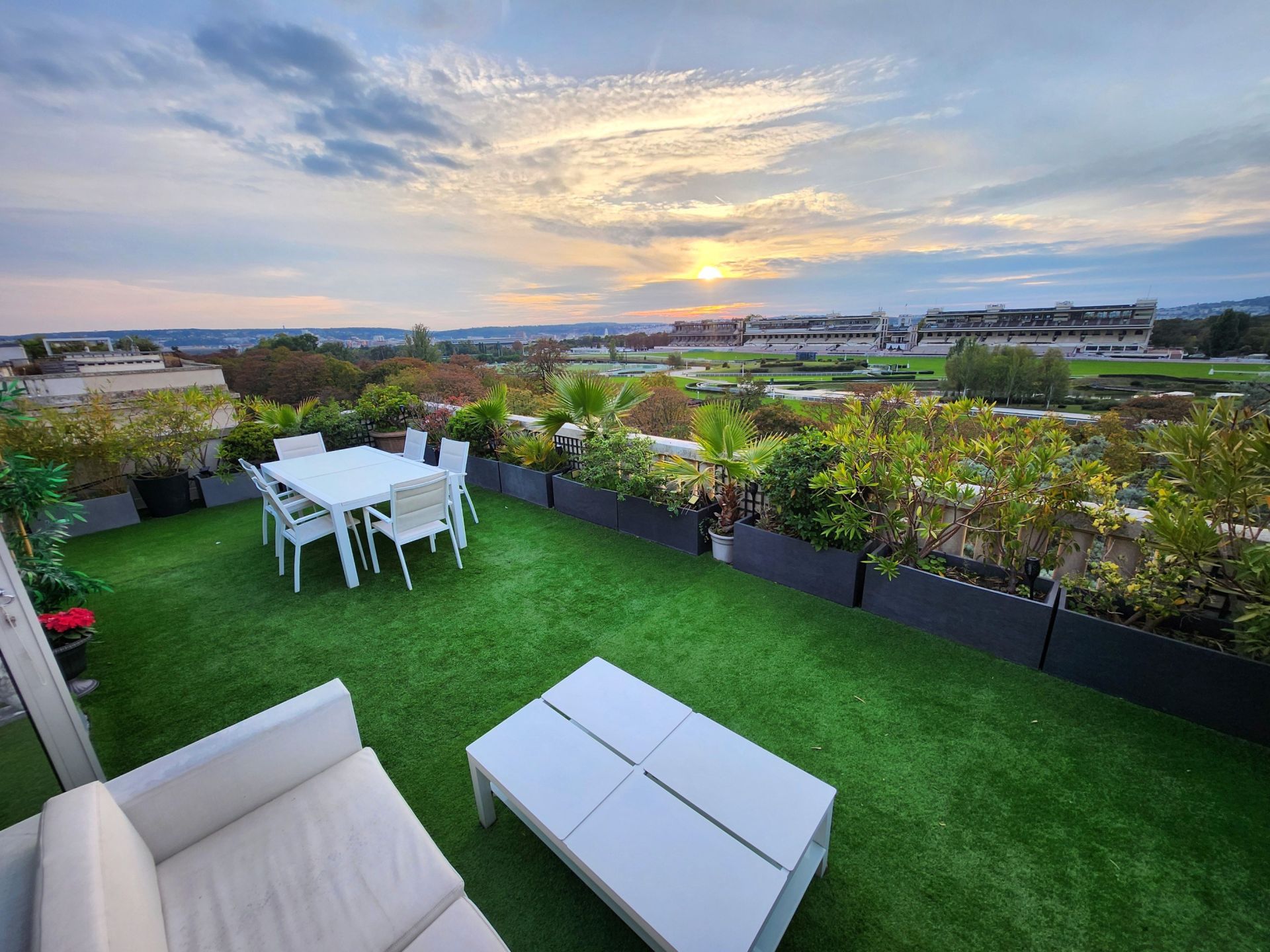 luxury apartment 7 Rooms for sale on PARIS (75016)