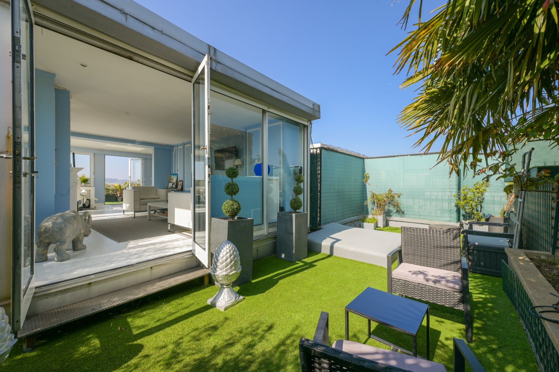 luxury apartment 7 Rooms for sale on PARIS (75016)