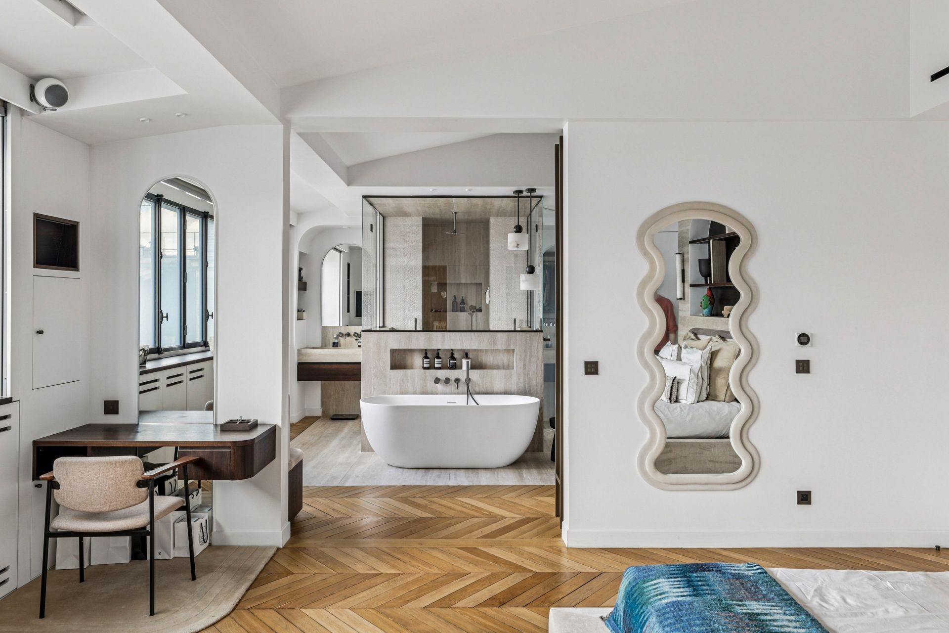 luxury apartment 6 Rooms for sale on PARIS (75016)