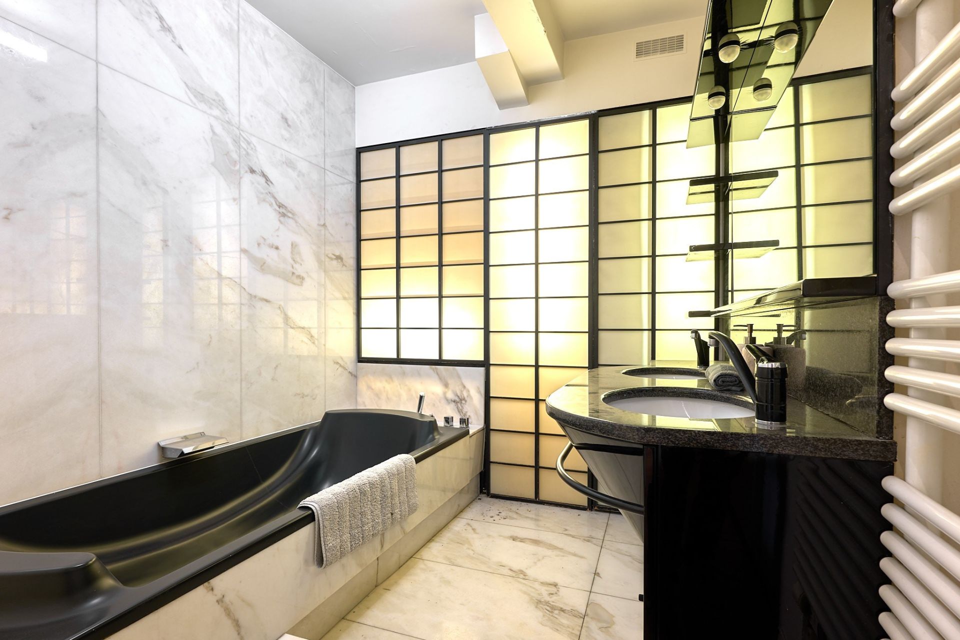 luxury apartment 4 Rooms for sale on PARIS (75016)