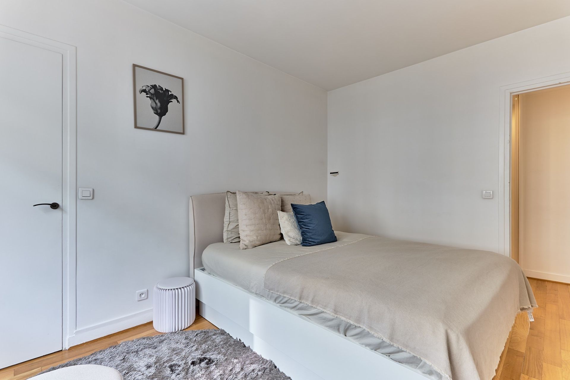 luxury apartment 4 Rooms for sale on PARIS (75016)