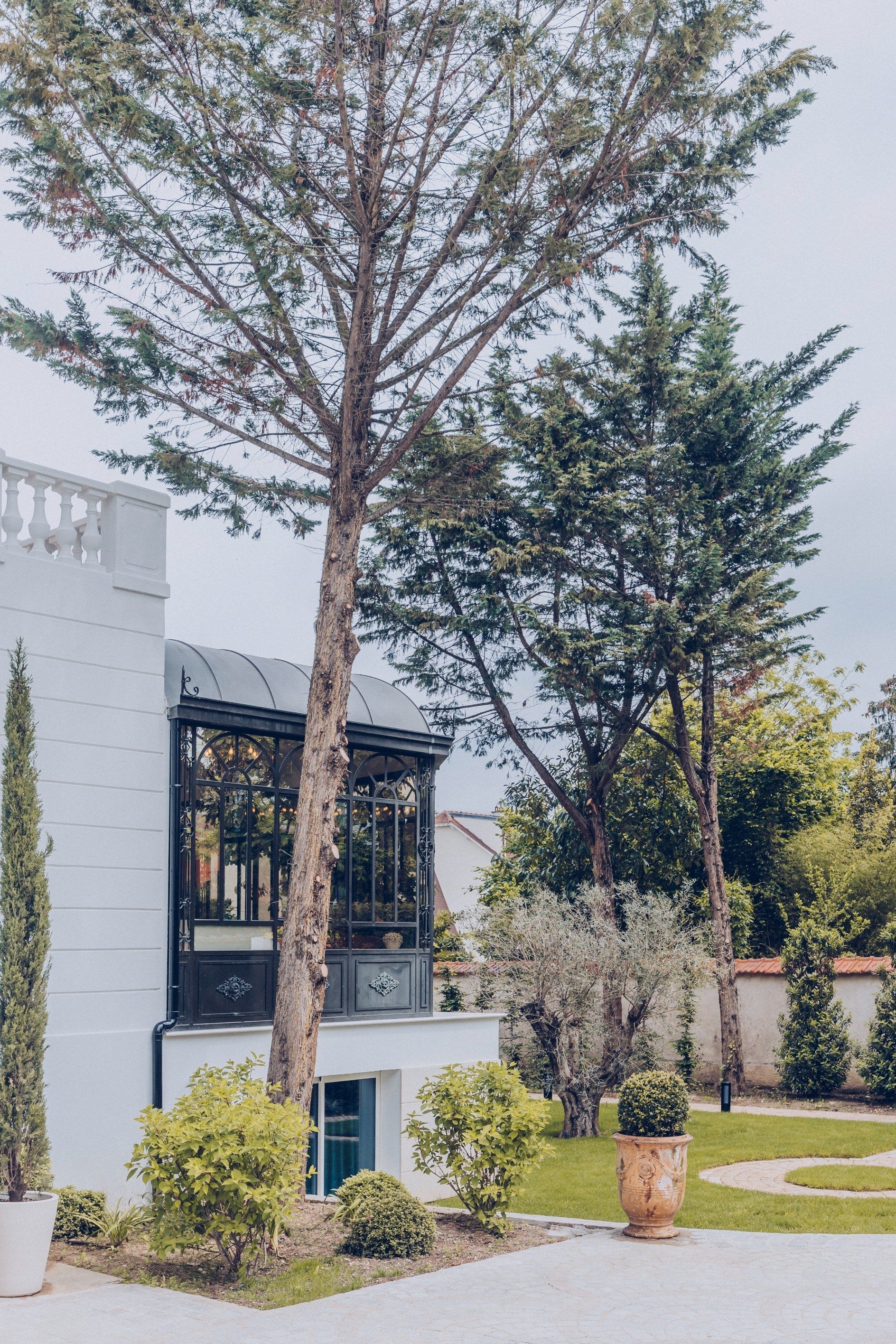 luxury house 12 Rooms for sale on LA VARENNE ST HILAIRE (94210)