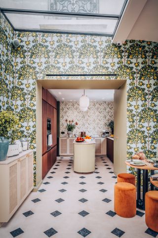 luxury house 12 Rooms for sale on LA VARENNE ST HILAIRE (94210)