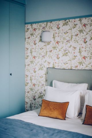 luxury house 12 Rooms for sale on LA VARENNE ST HILAIRE (94210)
