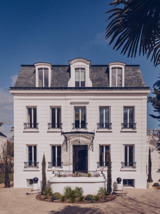 luxury house 12 Rooms for sale on LA VARENNE ST HILAIRE (94210)