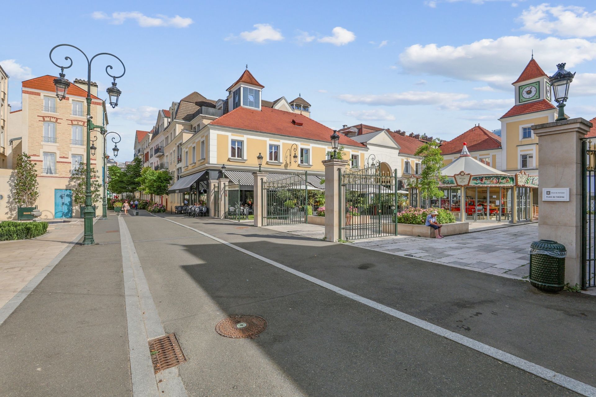 luxury apartment 1 room for sale on PUTEAUX (92800)