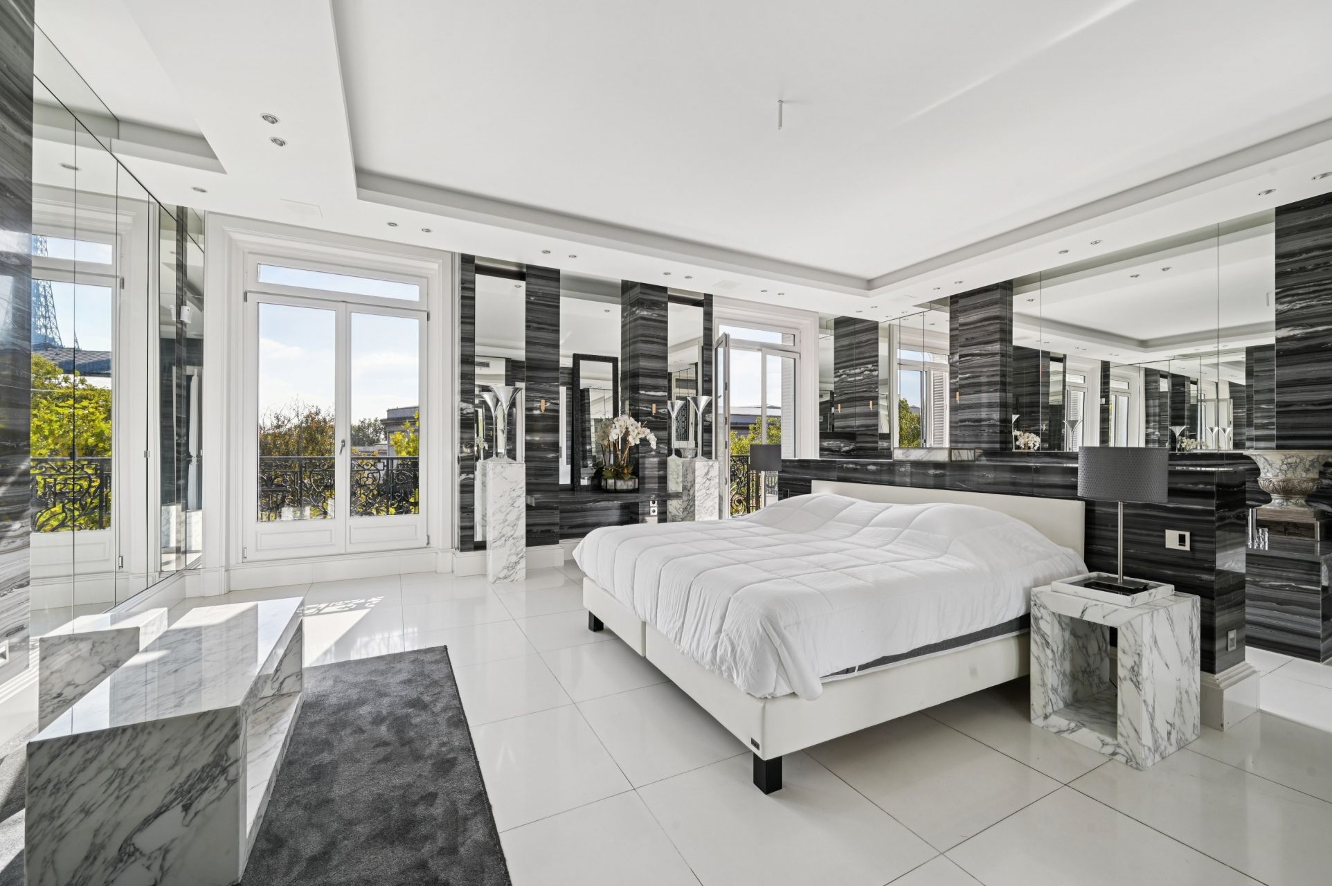 luxury apartment 6 Rooms for sale on PARIS (75016)