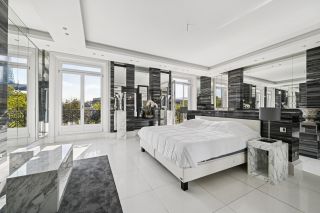 luxury apartment 6 Rooms for sale on PARIS (75016)