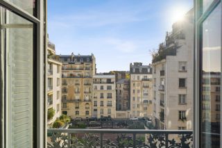 luxury apartment 5 Rooms for sale on PARIS (75017)